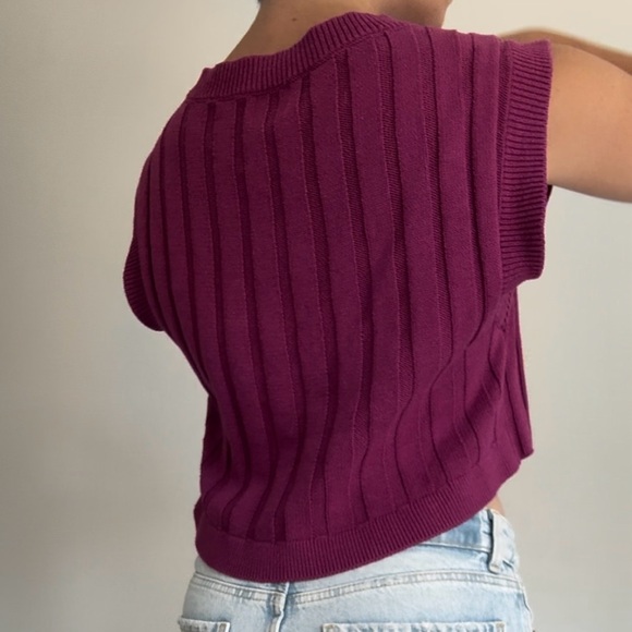 Magenta Crop Knit Vest - Picture 5 of 9